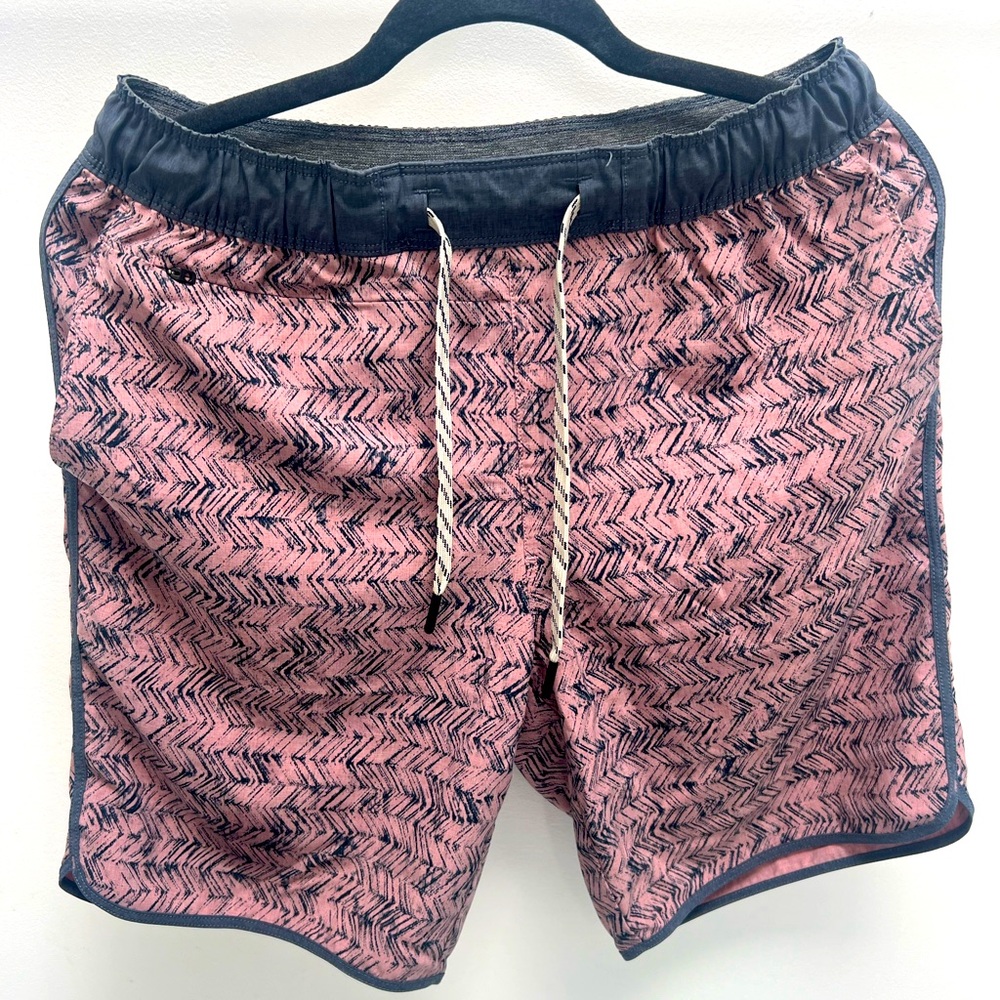 7 Diamonds Printed Core Active 7” Short Pink/Navy Mens Small